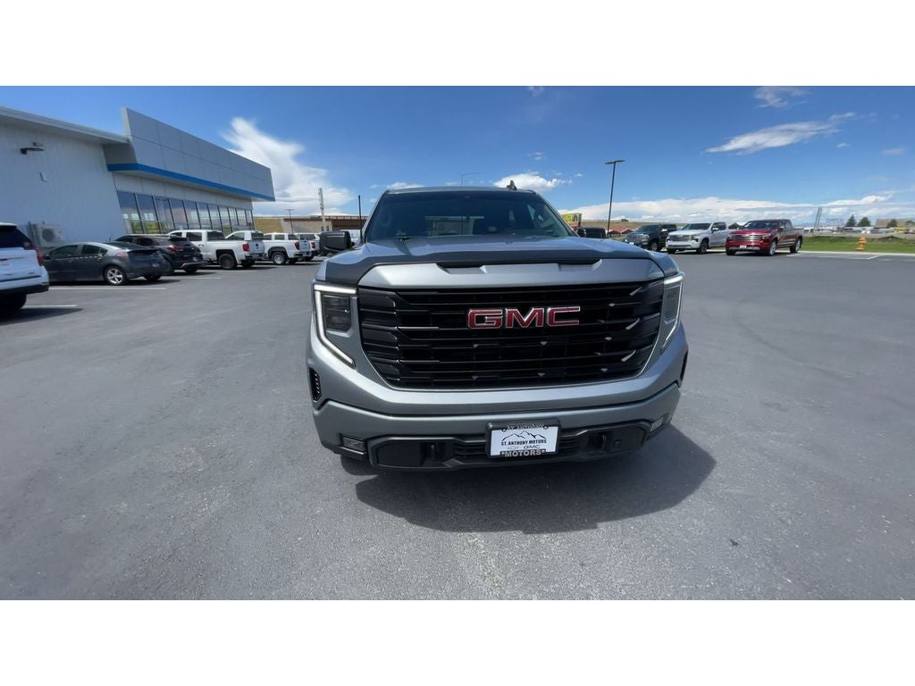2023 GMC Sierra 1500 — interior view